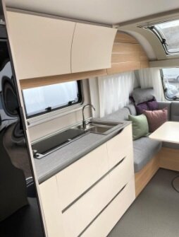 ADRIA ADORA 522 UP MODEL 2025